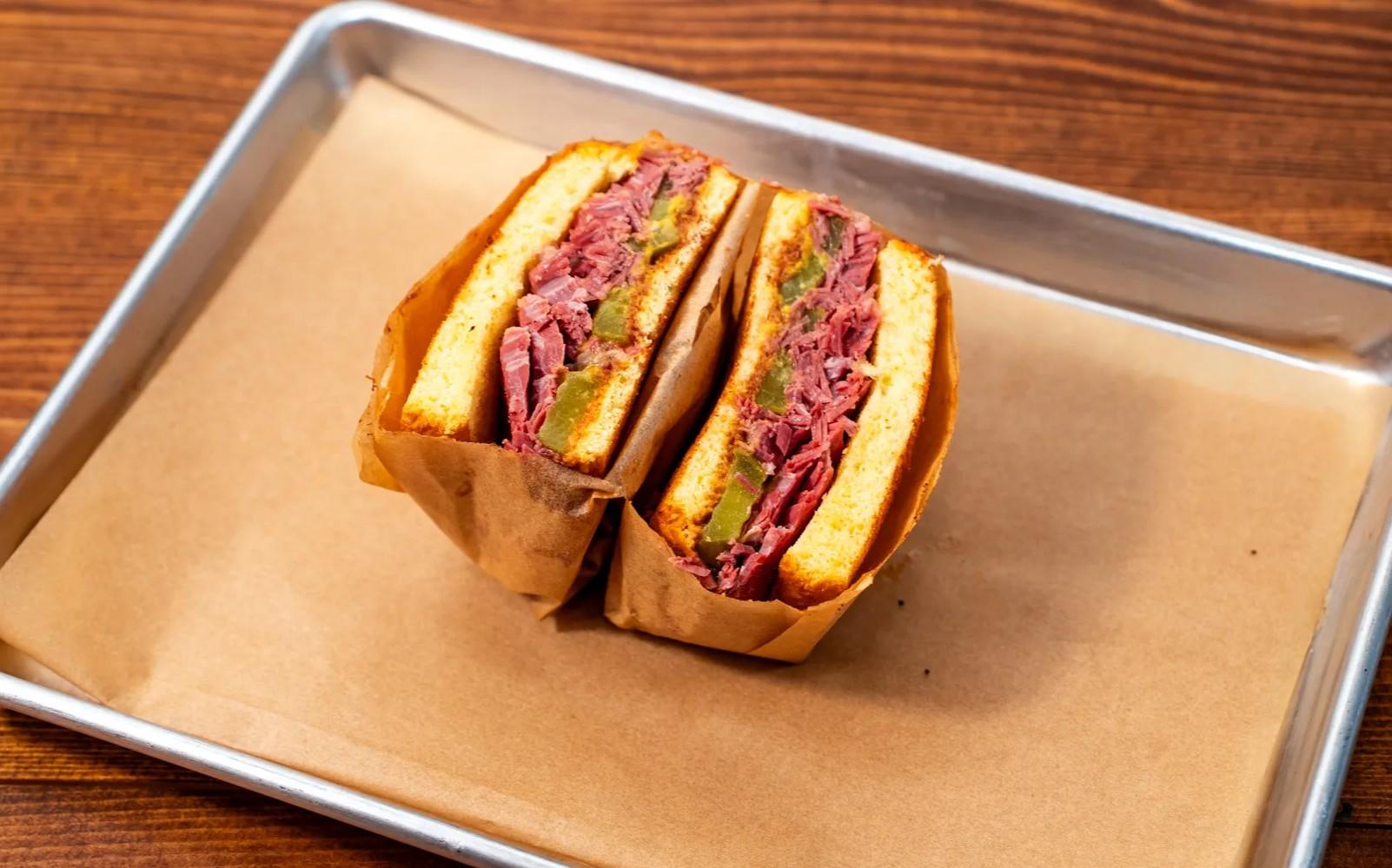 PASTRAMI SANDWICH